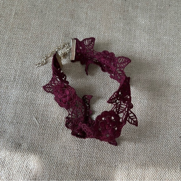 Maroon red lace wide choker collar necklace adjustable woven string intricate - Picture 3 of 5